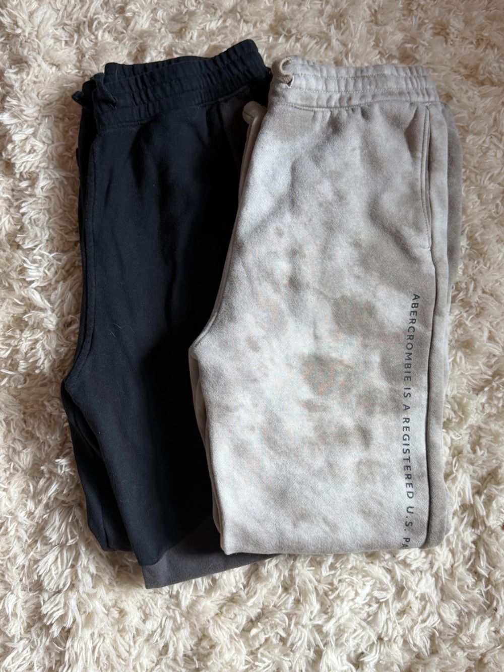 Abercrombie & Fitch Kids Black and Light Gray Joggers (2-Pack)